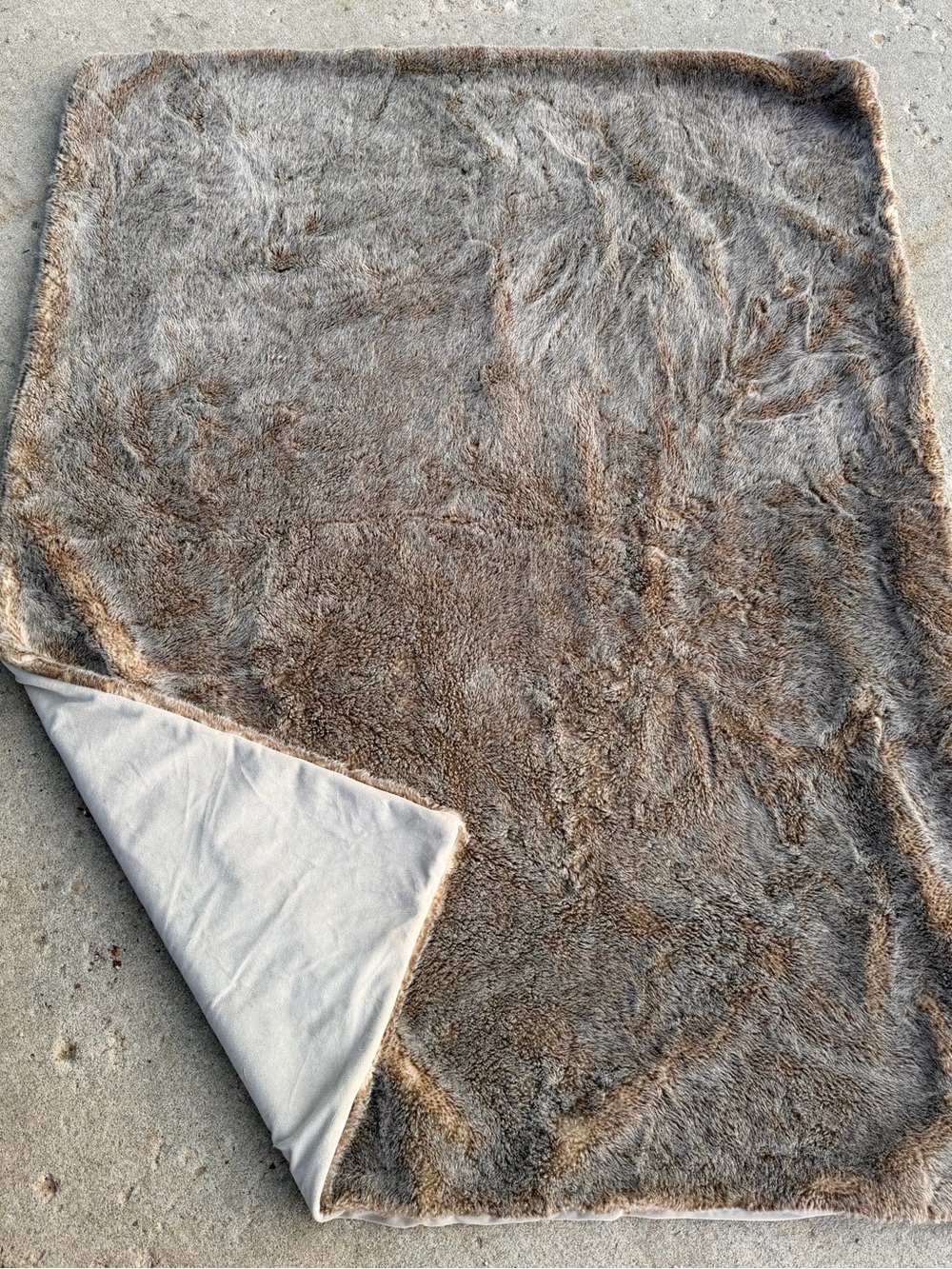 RH restoration hardware brown plush faux fur acrylic fleece throw blanket.